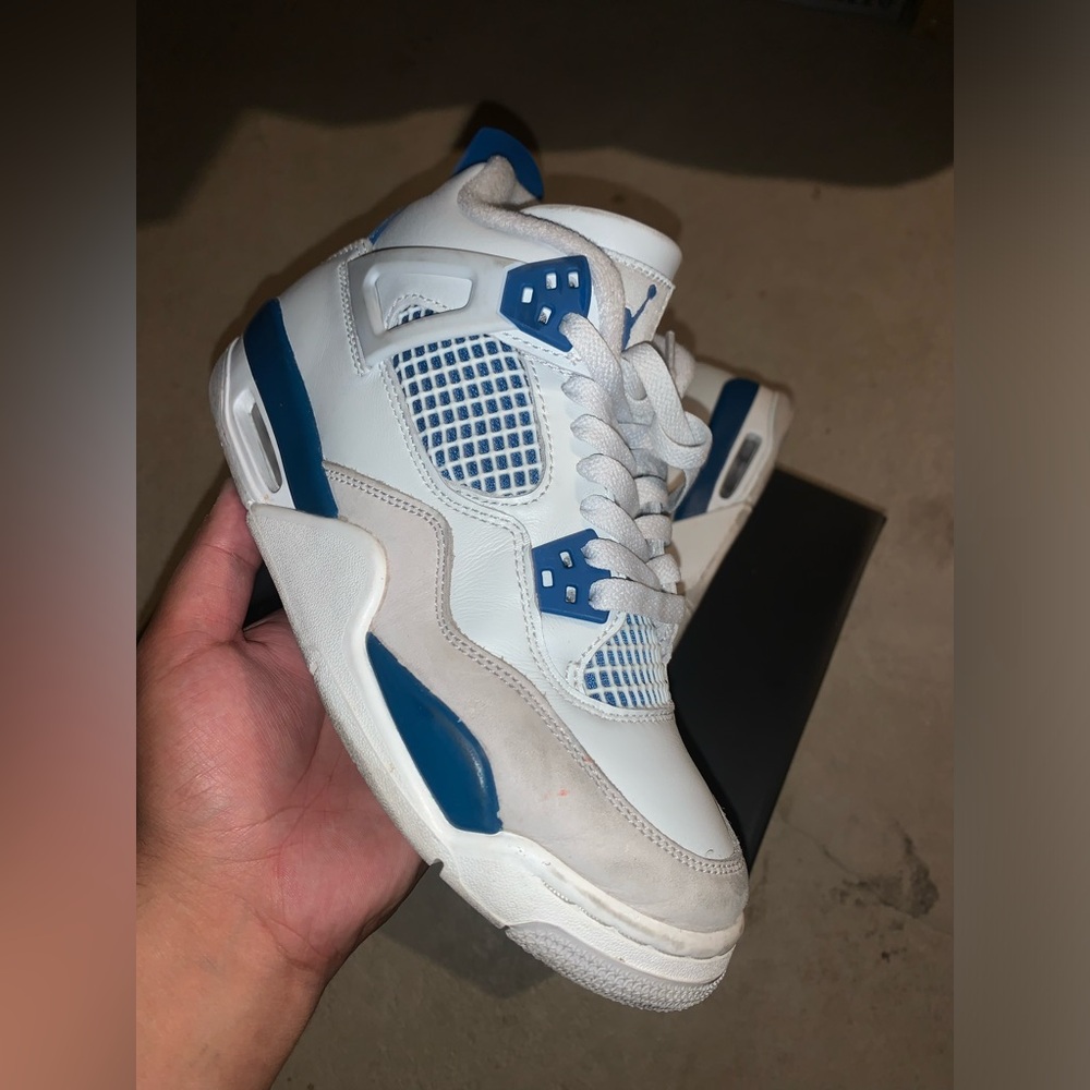 Air Jordan 4 Military Blue